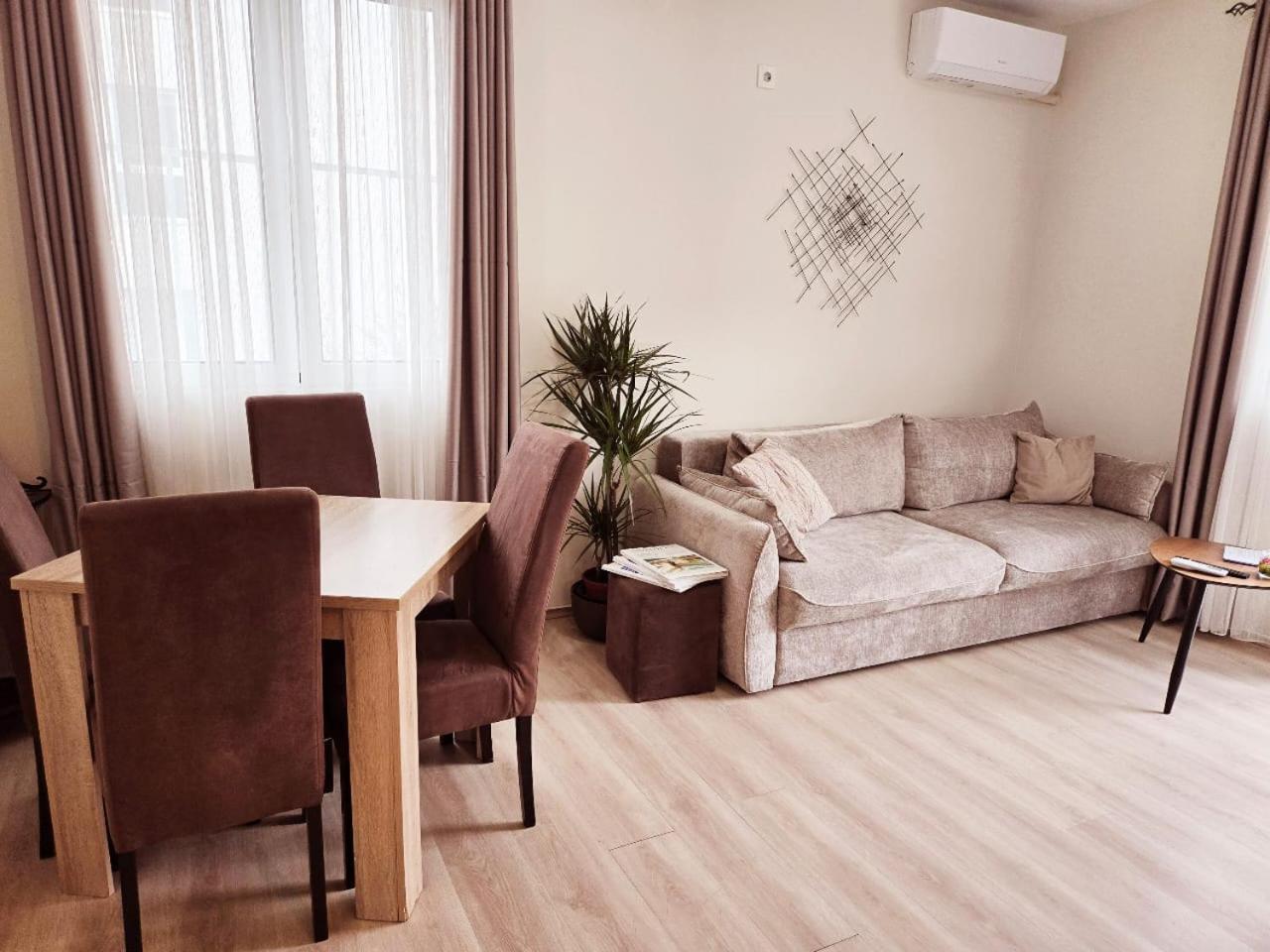 Apartments Nikcevic บุดวา ภายนอก รูปภาพ